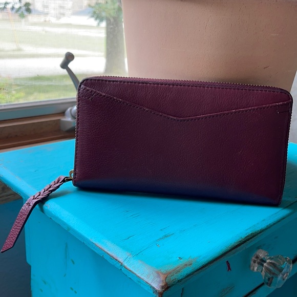 Fossil Leather Wallet - Picture 1 of 3